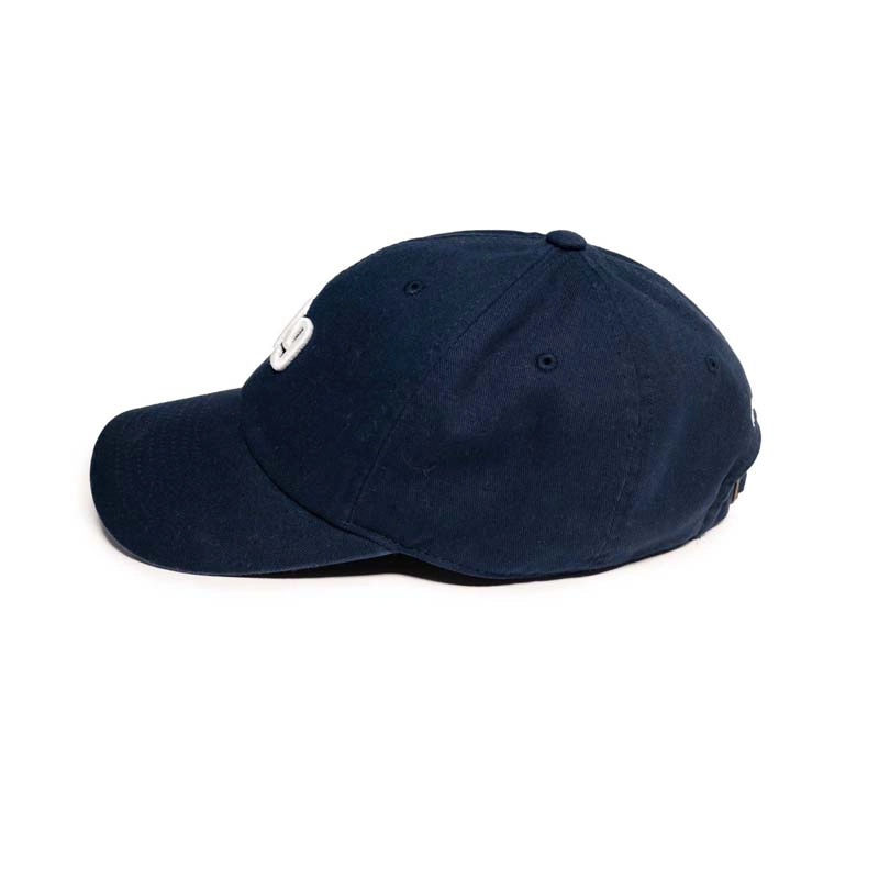 Cap "1979" in marineblau seitlich.