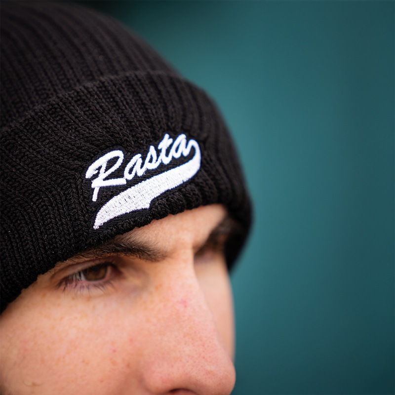 Rasta Riffle Beanie schwarz Ansicht Aufdruck
